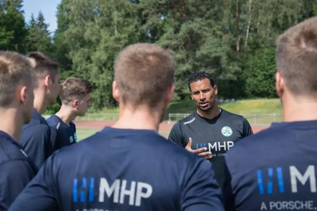 deutschsprachigen Raum und international.